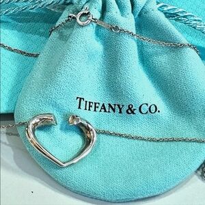 ✨️Tiffany & Co. Tenderness Heart Paloma Picasso 925 Sterling Silver Necklace 💚